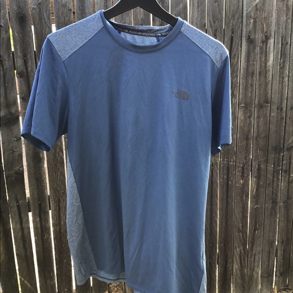 Men’s blue North Face T-shirt
